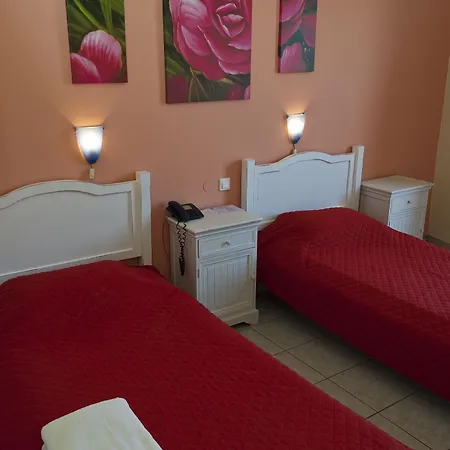 Krystal Hotel 2*